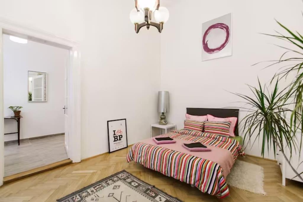 Central Apartment Kiraly Street ブダペスト エクステリア 写真